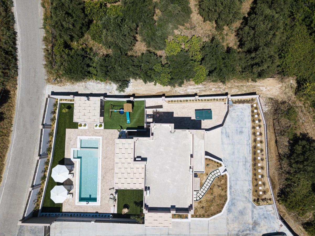 Koin Villa Sunset, With Heated Pool & Whirlpool, By Thinkvilla Πέραμα Εξωτερικό φωτογραφία