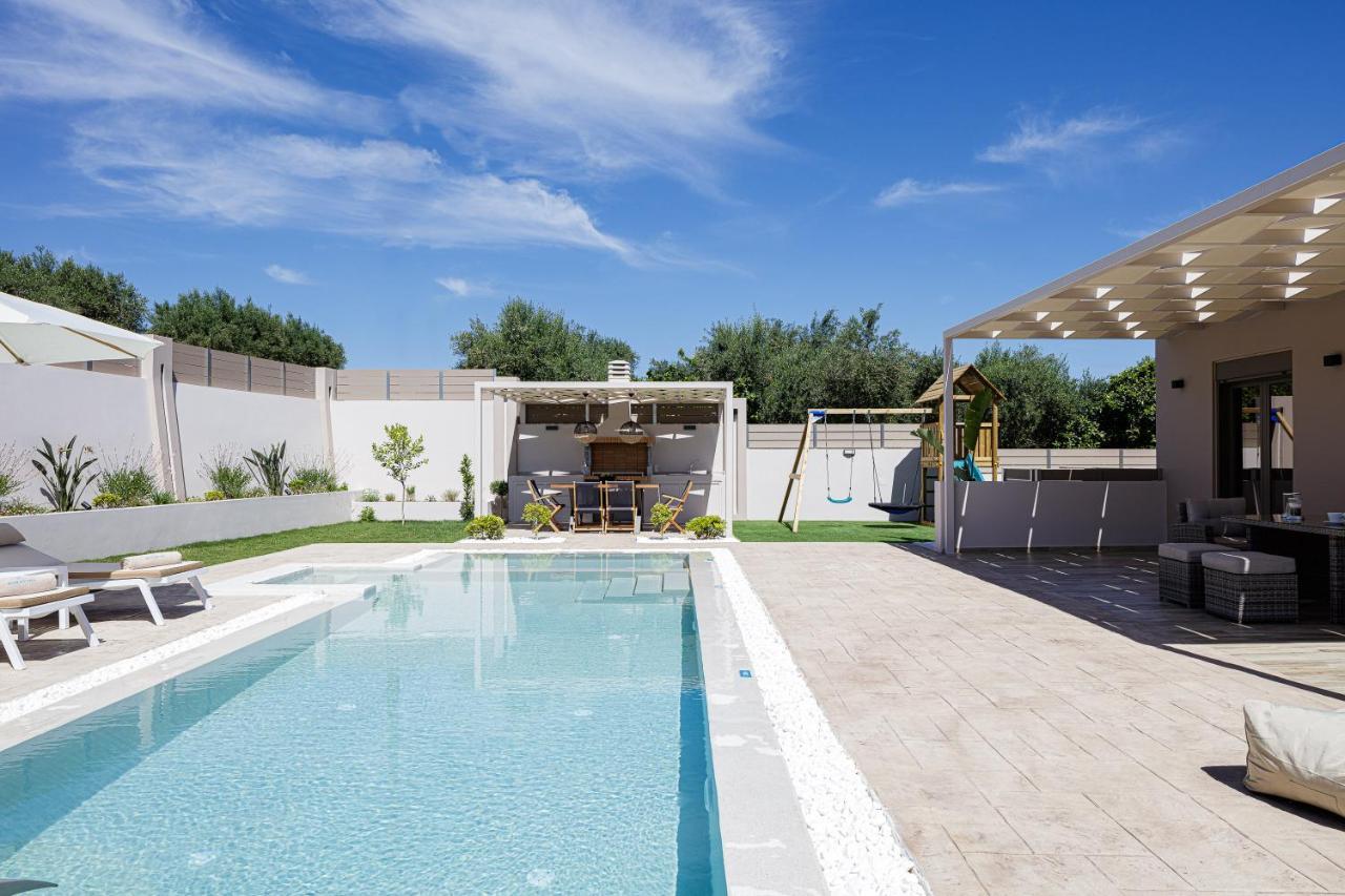 Koin Villa Sunset, With Heated Pool & Whirlpool, By Thinkvilla Πέραμα Εξωτερικό φωτογραφία