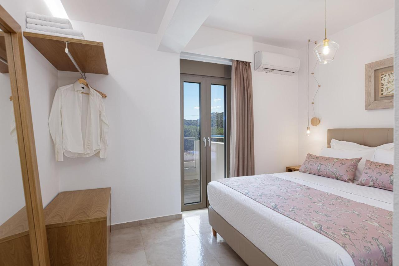 Koin Villa Sunset, With Heated Pool & Whirlpool, By Thinkvilla Πέραμα Εξωτερικό φωτογραφία